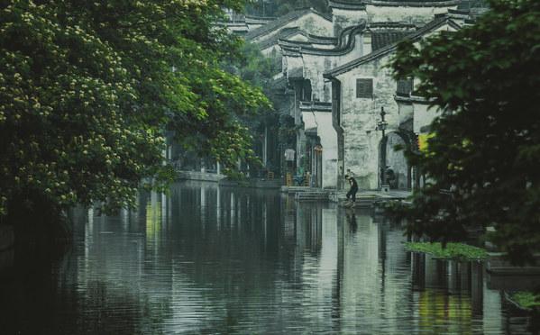 于正回应被某网剧官号皮下吐槽：不要因为我继续蔓延负能量
